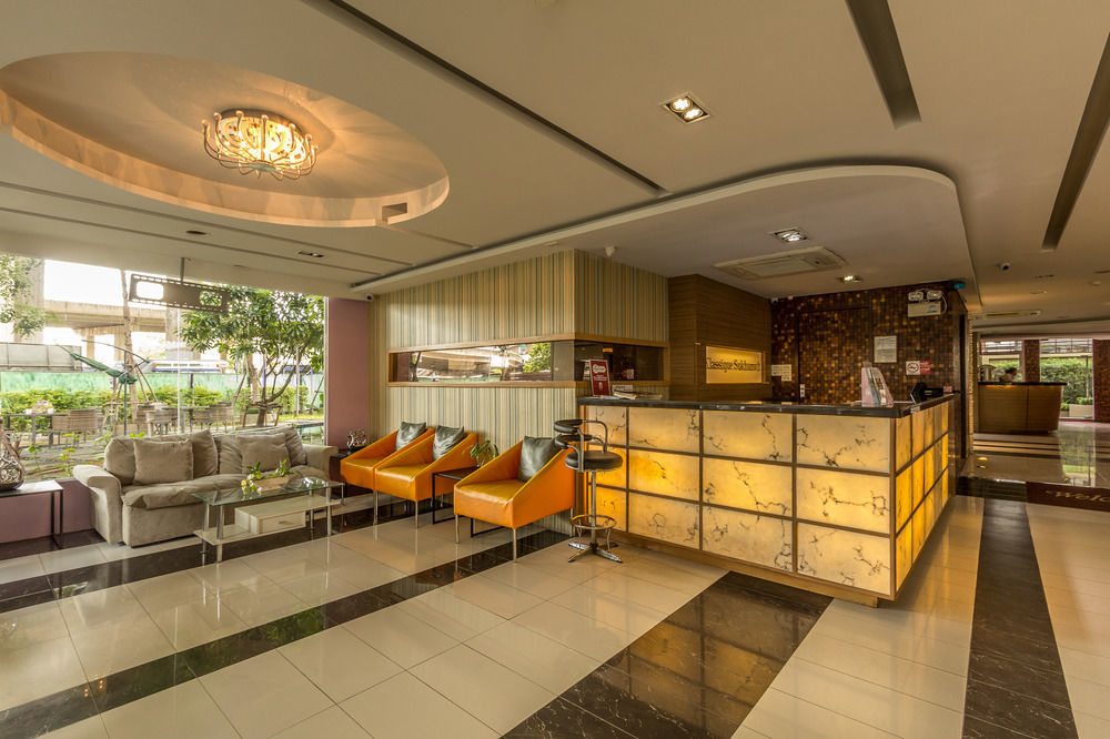 Klassique Sukhumvit Banguecoque Exterior foto